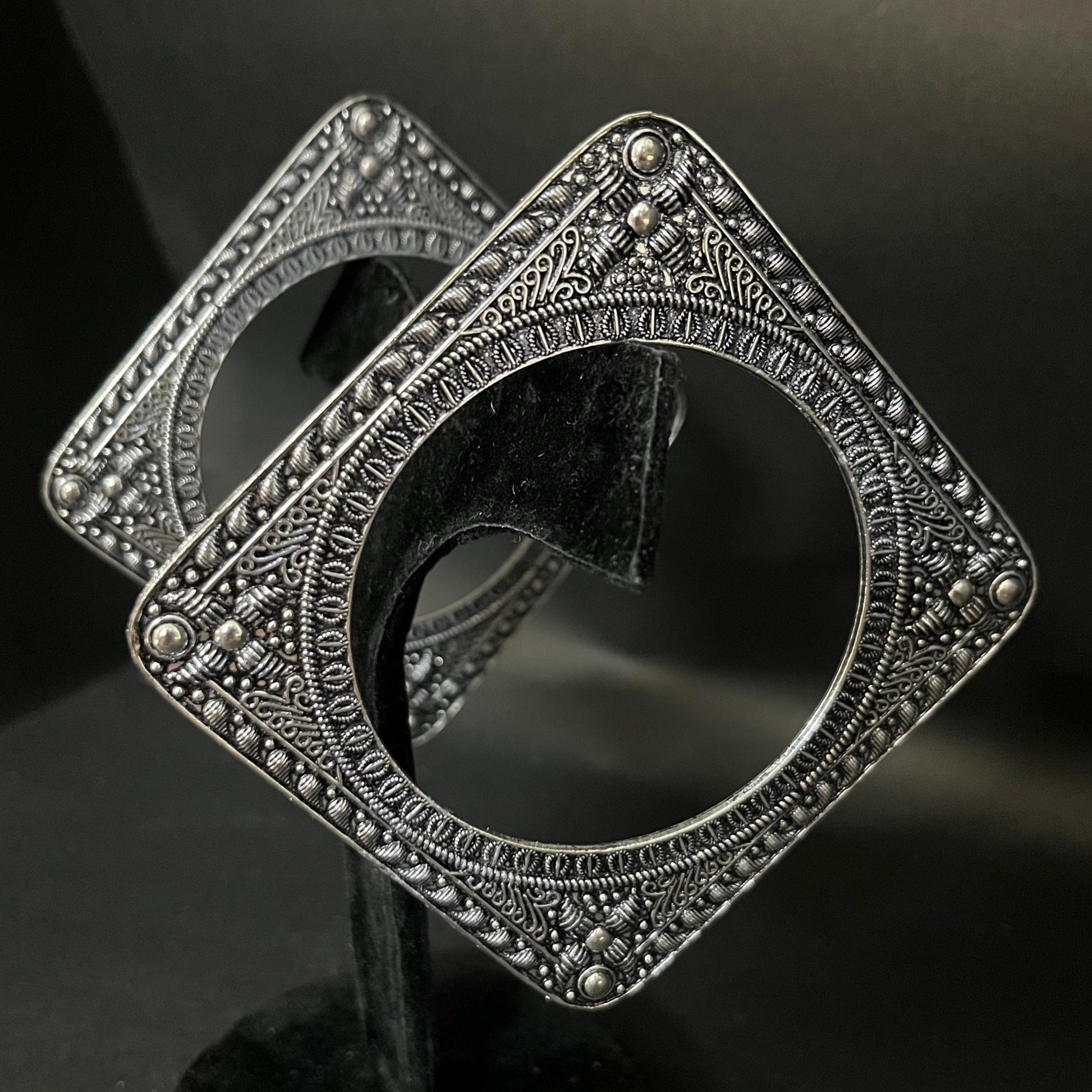 Harem Jaal Temple Pure Brass Oxidized Kada_1