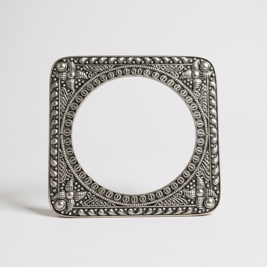 Harem Jaal Temple Pure Brass Oxidized Kada_3