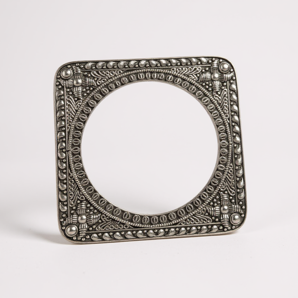 Harem Jaal Temple Pure Brass Oxidized Kada_7