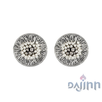 Dajinn Aadhiraa Pearl and Silver Oxidized Earring