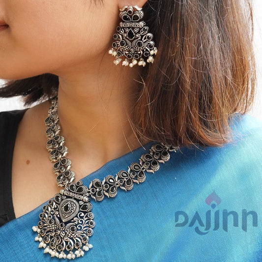 Dajinn Vaidehi Black Stone Necklace Set