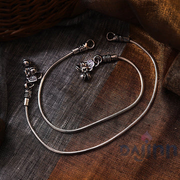 Dajinn Ruhaani Silver Anklets