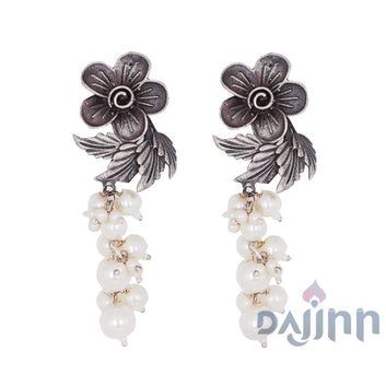 Dajinn Kriva Floral Silver Oxidised Pearl Earring