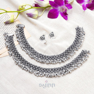 Dajinn Ahalya Set Of Anklet and Toe Ring
