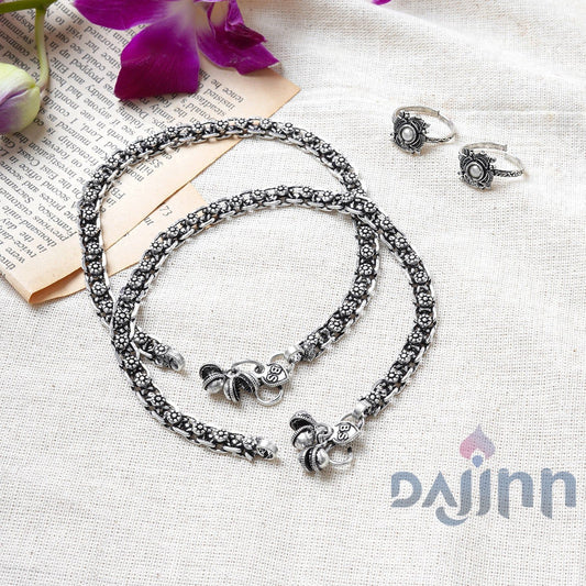 Dajinn Nalika Set Of Anklet and Toe Ring