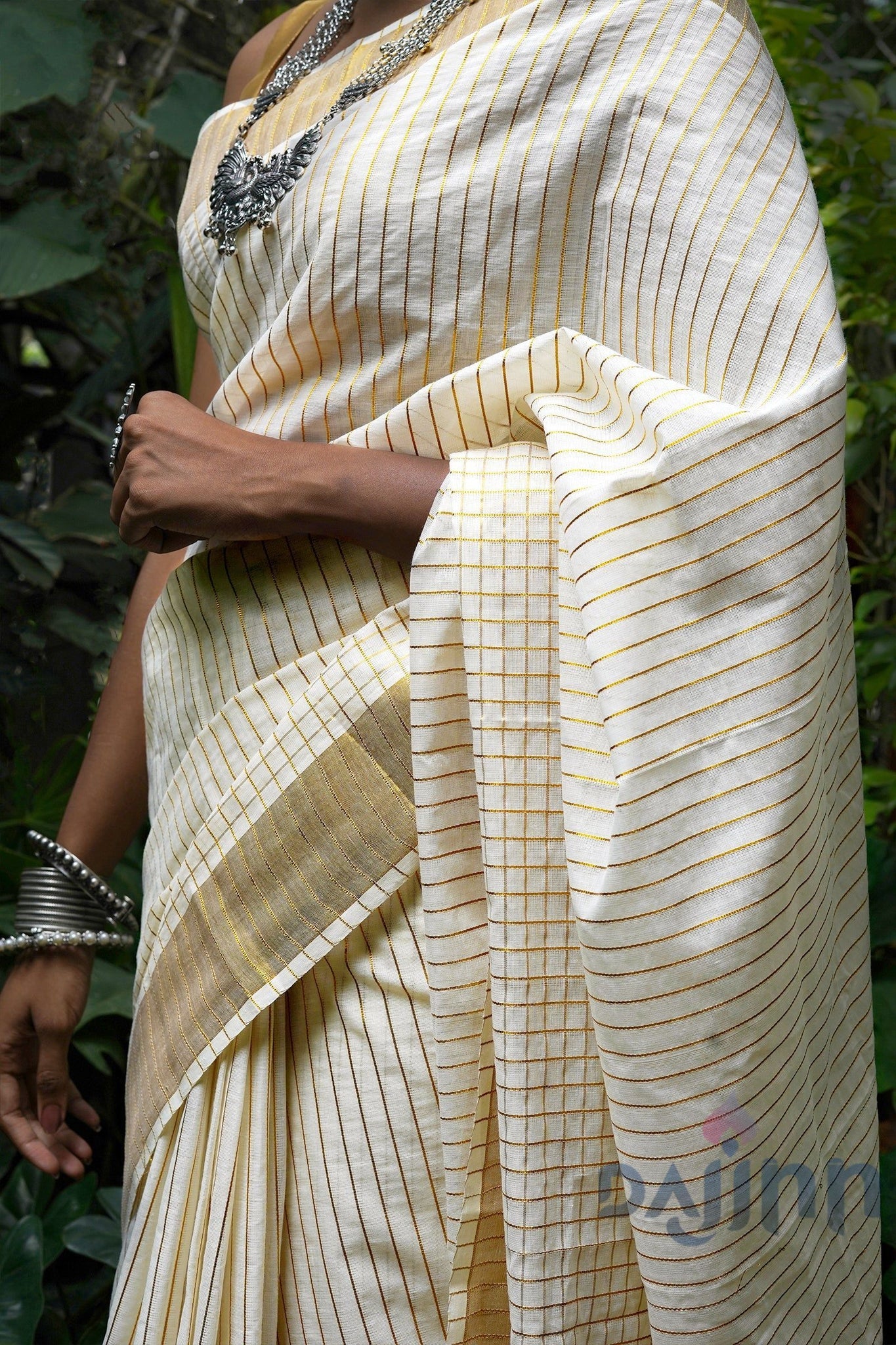 AYSR Boutique Taara White and Gold Kerala Cotton Kasavu Saree