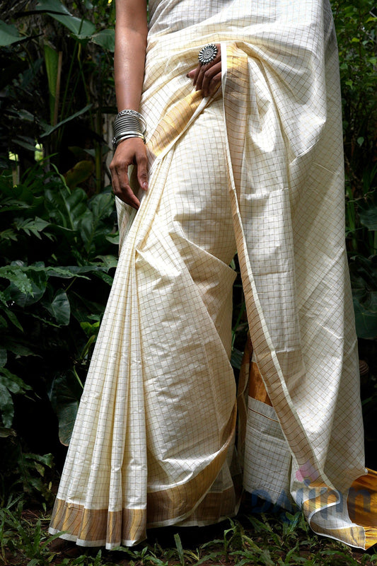 AYSR Boutique Padma White and Gold Kerala Cotton Kasavu Saree