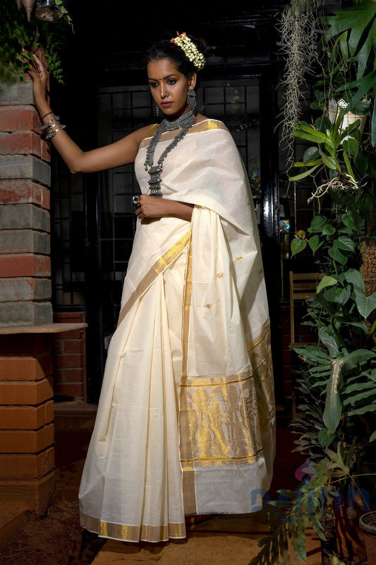 AYSR Boutique Kalleshwari White and Gold Kerala Cotton Kasavu Saree